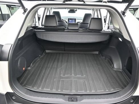 Used 2022 Toyota RAV4 XLE Premium AWD/4WD image 15