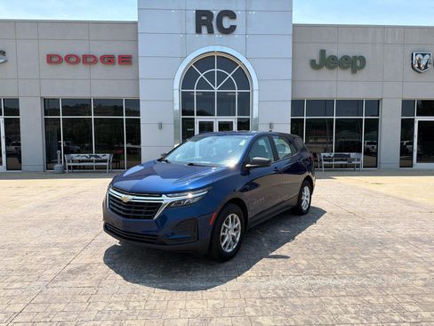 Used 2022 Chevrolet Equinox LS AWD/4WD image 4
