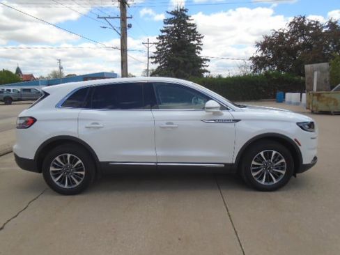 Used 2023 Lincoln Nautilus AWD w/ Premium Package image 10
