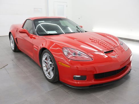 Used 2008 Chevrolet Corvette Z06 w/ Preferred Equipment Group RWD image 2
