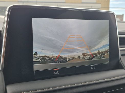 Used 2023 GMC Yukon XL SLT image 23