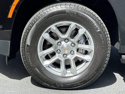 Used 2026 Chevrolet Suburban LT w/ Comfort Package RWD image 34
