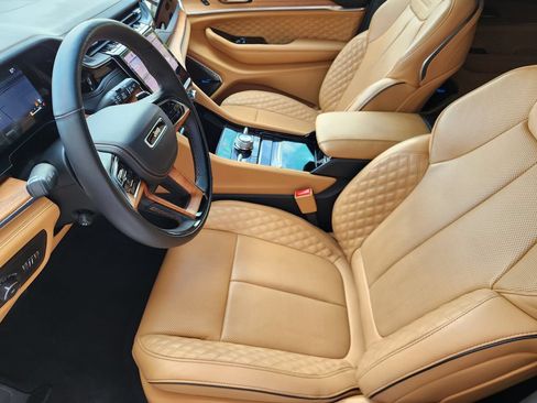 Used 2025 Jeep Grand Cherokee L Summit w/ Obsidian Package AWD/4WD image 13