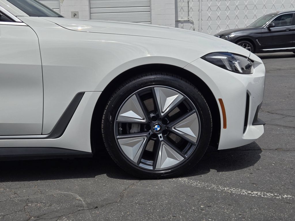 Certified 2025 BMW i4 xDrive40i AWD/4WD image 9