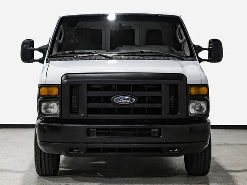 Used 2014 Ford E-350 and Econoline 350 Super Duty w/ Power Group image 3