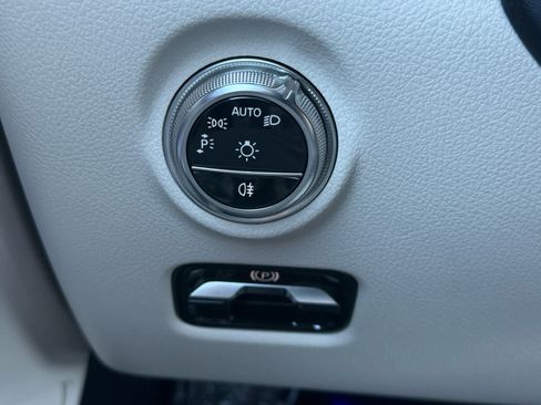 Used 2026 Mercedes-Benz C 300 4MATIC Sedan image 28