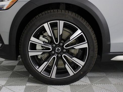New 2026 Volvo V60 B5 Cross Country Ultra w/ Climate Package image 13