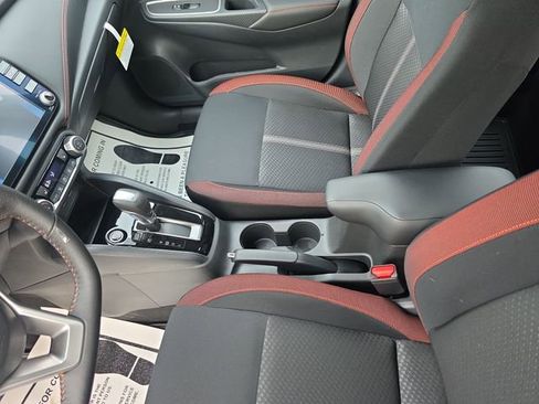 New 2025 Nissan Versa SR w/ Trunk Package image 21