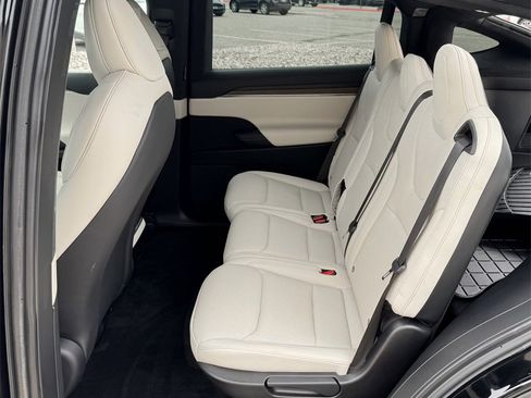 Used 2023 Tesla Model X image 25