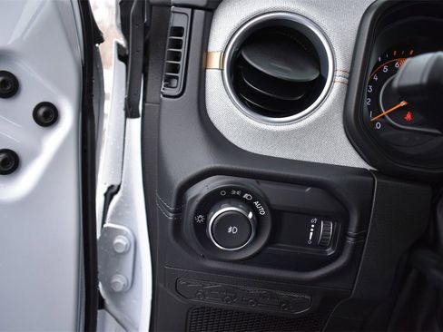 Certified 2024 Jeep Wrangler Sahara w/ Technology Group image 24