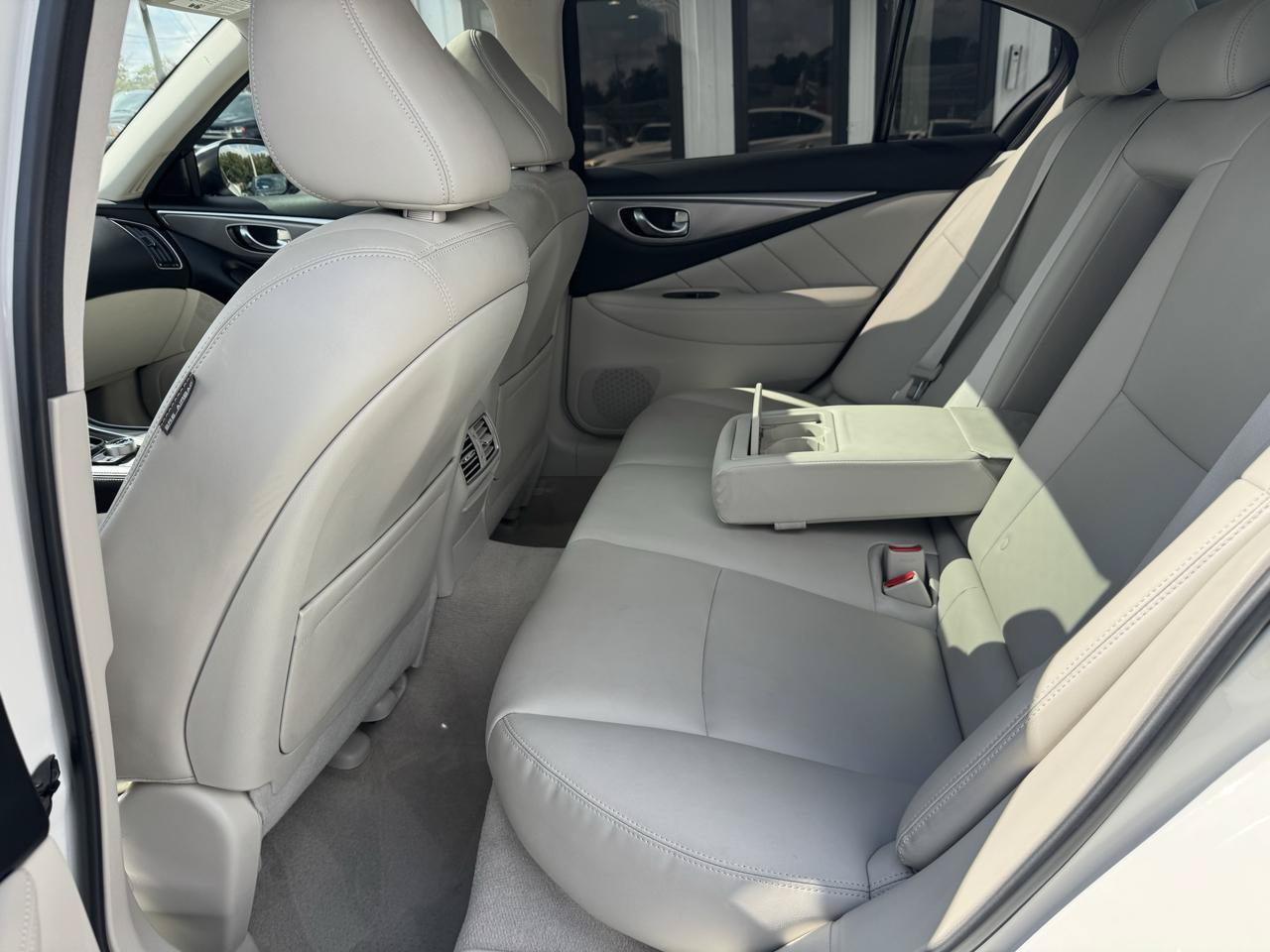 Used 2015 INFINITI Q50 w/ Moonroof Package RWD image 13