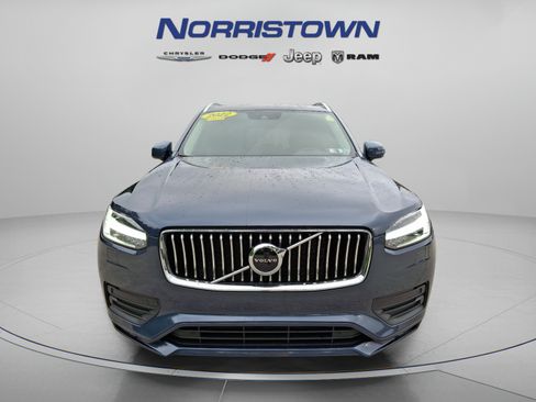 Used 2022 Volvo XC90 T5 Momentum w/ Climate Package AWD/4WD image 2