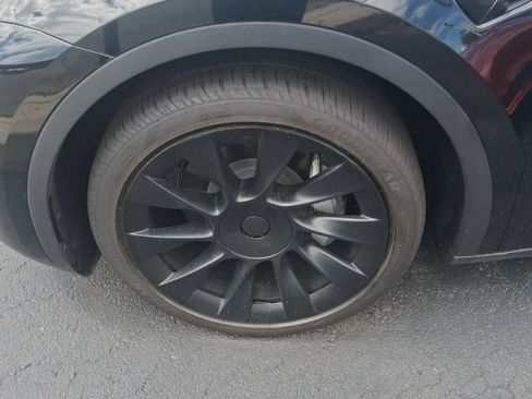 Used 2023 Tesla Model Y Long Range AWD/4WD image 4