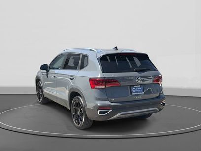 Certified 2022 Volkswagen Taos SE w/ Panoramic Sunroof Package