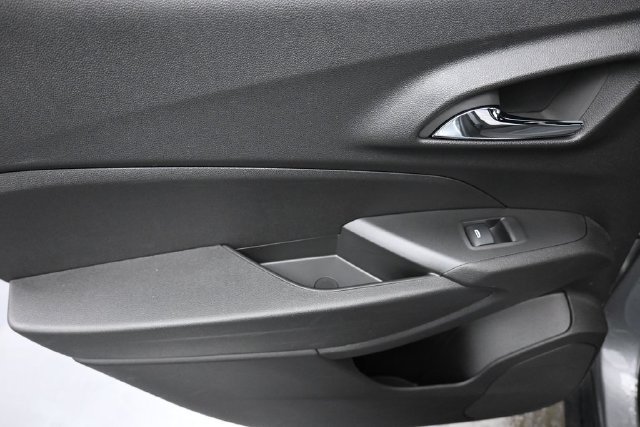 Used 2024 Chevrolet Trax RS w/ Driver Confidence Package FWD image 19