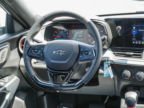 Used 2026 Chevrolet Trax RS w/ Sunroof Package FWD image 16