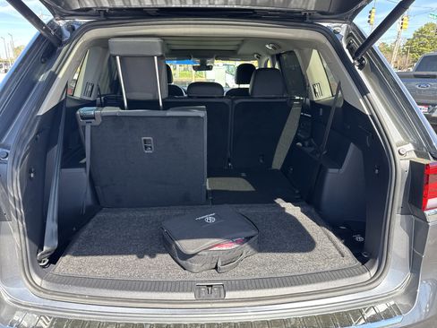 Used 2023 Volkswagen Atlas SEL Premium image 13