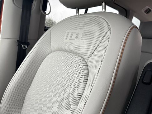 New 2025 Volkswagen ID. Buzz 1st Edition image 37