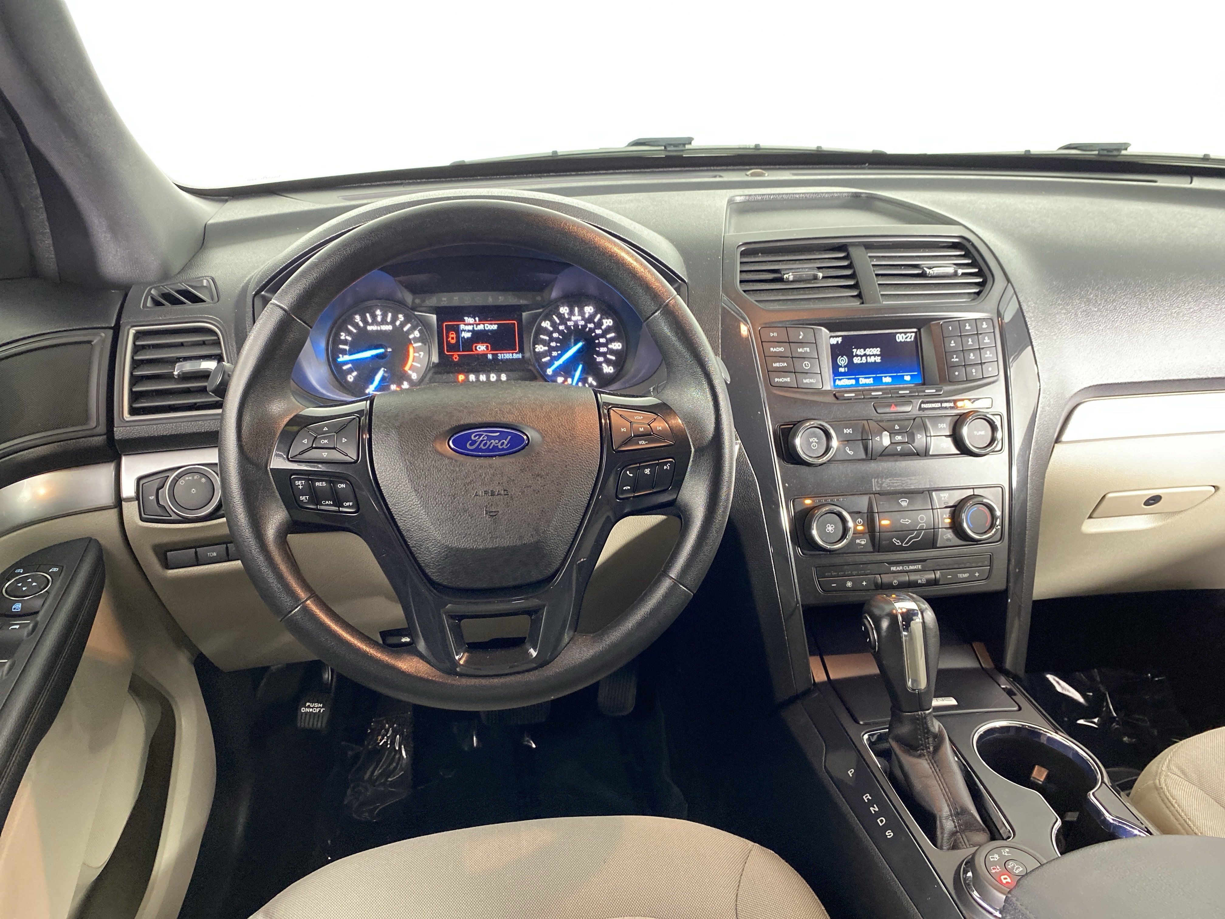 Used 2018 Ford Explorer 4WD w/ Class II Trailer Tow Package image 18