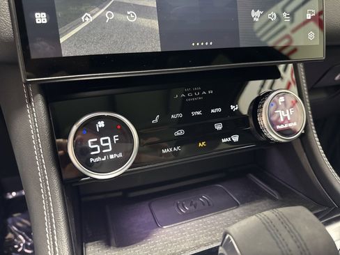 Used 2025 Jaguar F-PACE R-Dynamic S image 18