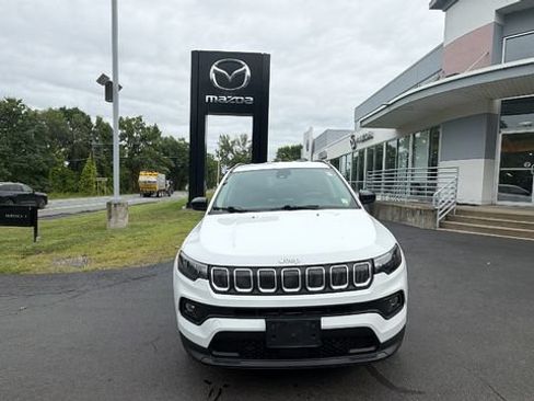Used 2022 Jeep Compass Latitude AWD/4WD image 2