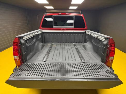 Used 2014 Nissan Titan SV w/ SV Premium Utility Package image 7