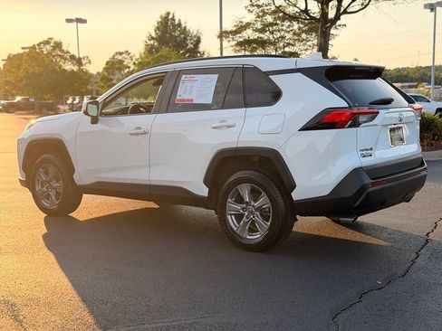 Certified 2022 Toyota RAV4 XLE FWD image 9