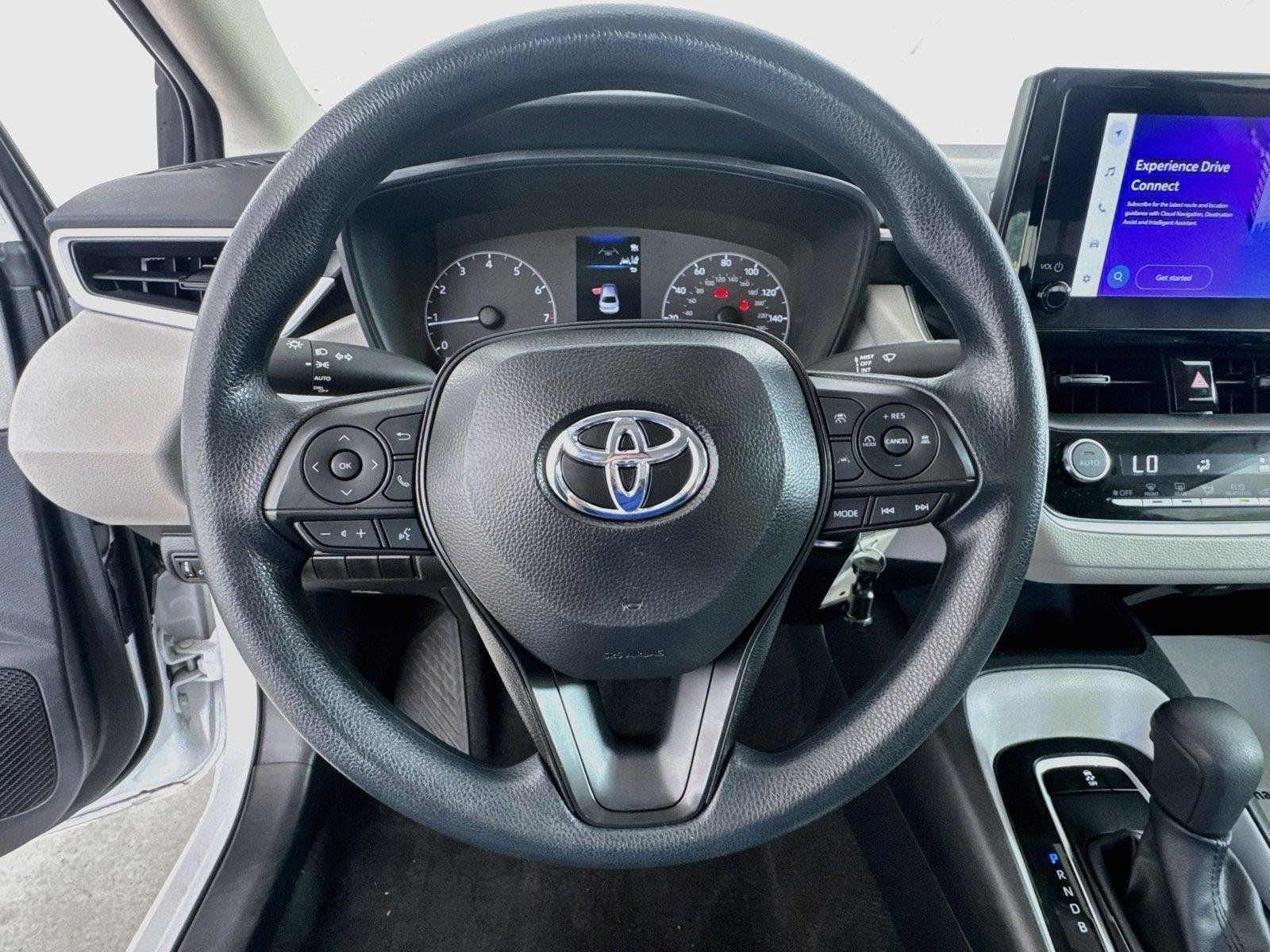 Used 2025 Toyota Corolla LE FWD image 11
