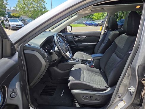 Used 2019 Nissan Rogue SV w/ Sun & Sound Touring Package AWD/4WD image 14