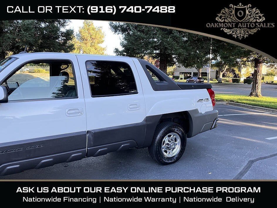 Used 2004 Chevrolet Avalanche 2500 w/ Preferred Equipment Group AWD/4WD image 5