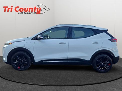 Used 2023 Chevrolet Bolt EUV Premier w/ Sun & Sound Package FWD image 5