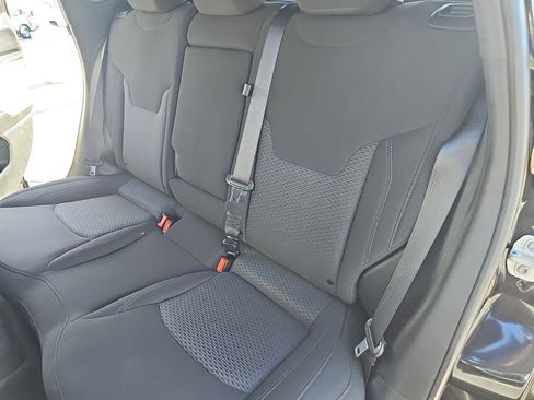 Used 2024 Jeep Compass Sport image 13