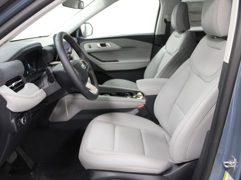 New 2026 Ford Explorer Active image 21