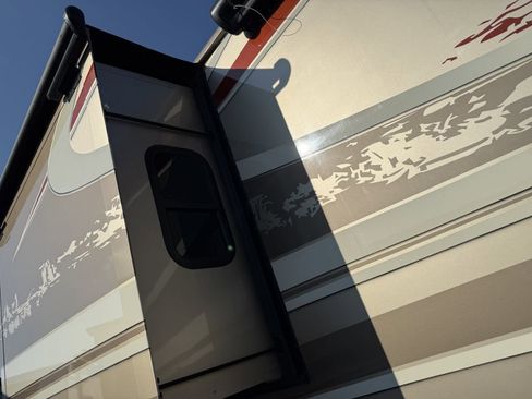 Used 2018 RAM 5500 SLT w/ Quick Order Package 29G SLT image 26