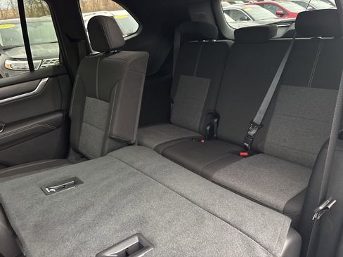 Used 2025 GMC Acadia Elevation image 31