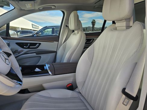 Used 2023 Mercedes-Benz EQS 450+ SUV image 6