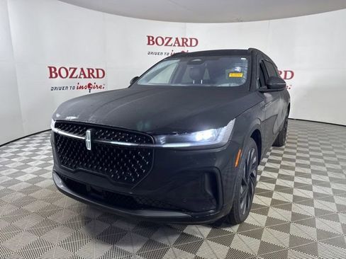 Certified 2025 Lincoln Nautilus Reserve w/ Jet Appearance Package image 4