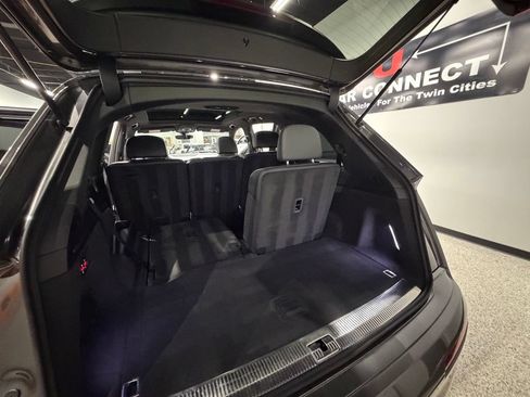 Used 2018 Audi Q7 3.0T Prestige AWD/4WD image 48