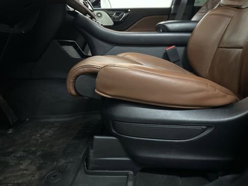 Used 2022 Lincoln Aviator Reserve w/ Equipment Group 201A image 36
