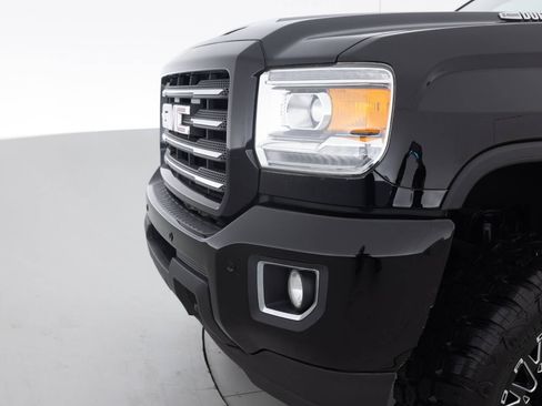 Used 2018 GMC Sierra 2500 SLT w/ All Terrain HD Package image 15