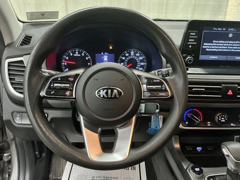 Used 2021 Kia Seltos LX image 12