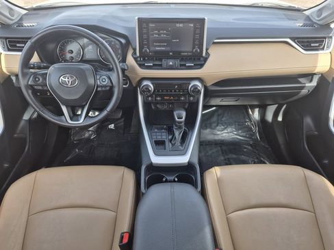 Used 2020 Toyota RAV4 XLE Premium image 15