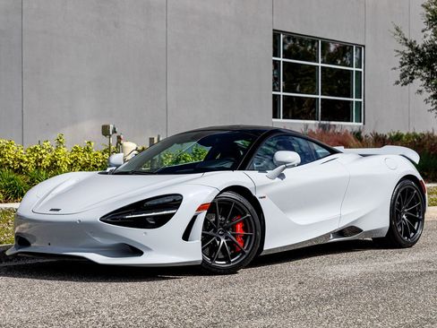 New 2026 McLaren 750S RWD image 2
