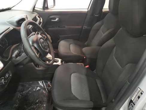 Used 2016 Jeep Renegade Latitude AWD/4WD image 11