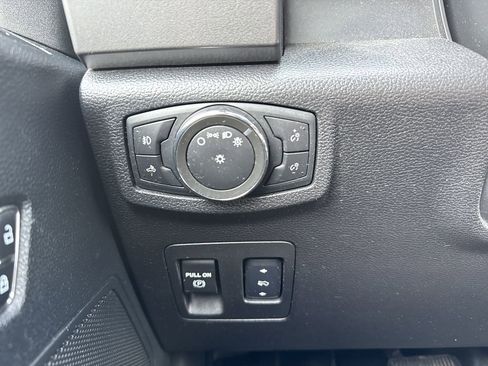 Used 2016 Ford F150 XLT w/ Equipment Group 302A Luxury AWD/4WD image 24