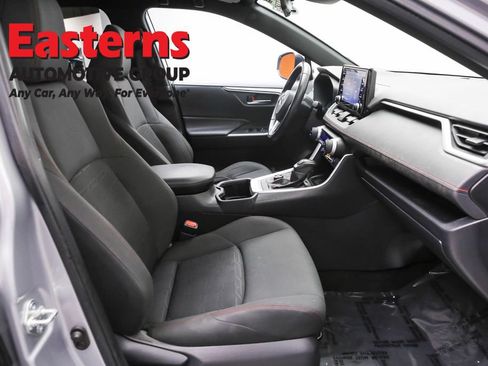 Used 2022 Toyota RAV4 SE image 25