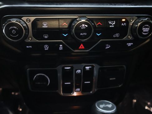 Used 2021 Jeep Wrangler Unlimited Sahara AWD/4WD image 26