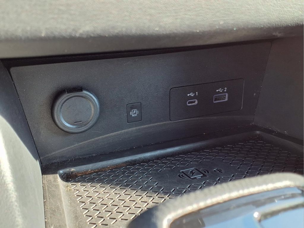 Used 2025 Nissan Pathfinder SL FWD image 13