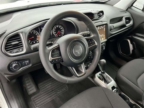 Certified 2022 Jeep Renegade Sport image 25