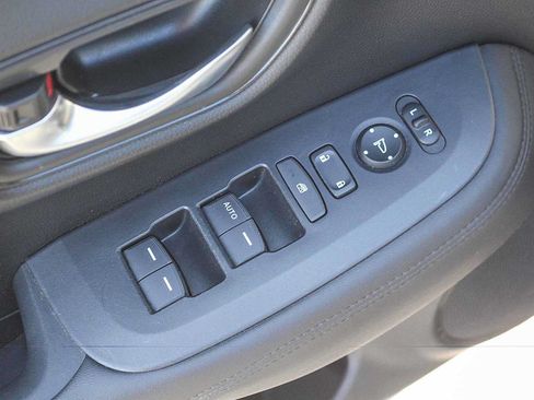 Used 2024 Honda HR-V LX image 19